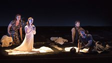 L – r Female Chorus (Kate Valentine), Lucretia (Claudia Huckle), Male Chorus (Allan Clayton) and Tarquinius (Duncan Rock).