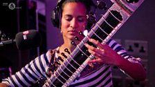 Anoushka deep in sitar playing concentration