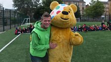 Pudsey còmhla ri Derek