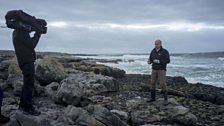 Darren Linc ag aithris ann an Inis Oírr 