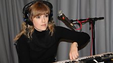 Sesiwn Unnos 'Dolig: Gwenno Saunders