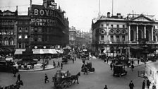 London: Piccadilly Circus