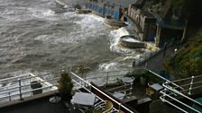 Catching the storm waves in Plymouth