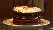 Am black forest gateau aig Màiri