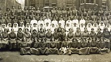 Staff of the Endell Street Military Hospital in London, 1916.