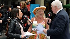 Suzy Klein and Sean Rafferty talk to Jo Treagus (Chair of the New Carnival Company). Photo by Mark Allan/鶹