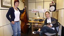 Miranda Sykes & Rex Preston prepare to play live on ˿ Radio Leeds