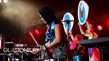 tUnE-yArDs at Glastonbury 2014