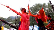 tUnE-yArDs at Glastonbury 2014