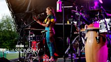 tUnE-yArDs at Glastonbury 2014