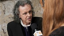 60s star Donovan returns to the legendary former musicians hangout - La Giaconda Cafe