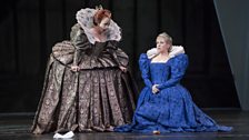 Carmen Giannattasio as Elisabetta I and Joyce DiDonato as Maria Stuarda