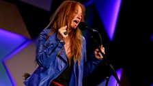 Judith Owen singing