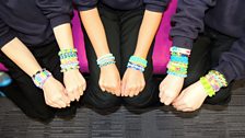 Na Loombands aig Erin, Ellie agus Luke