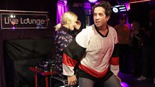 Fearne doesn't seem to be enjoying Grimmy twerking on her much..