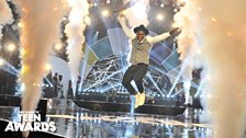 Labrinth at tv Radio 1's Teen Awards 2014