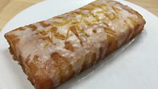 Gillian's lemon drizzle cake