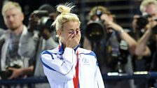 Lynsey breaks down after receiving her silver medal