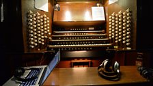 Organ and laptop