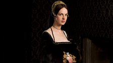 Jane Boleyn (Jessica Raine)