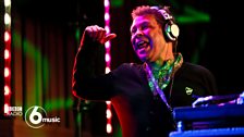 Craig Charles spinning the discs at Sage