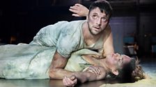 Gyula Orendt as Orfeo and Mary Bevan as Euridice in Act V