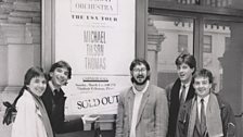 Michael Tilson Thomas and members of the LSO in 1989