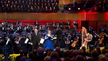 Bryn Terfel and Menna Cazel performing with the ˿ National Orchestra of Wales