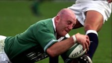 2001 Six Nations: Keith Wood scores a try against England