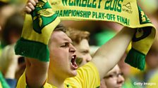 Norwich fan sings