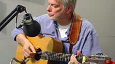 Steve Tilston playing live on ý Leeds