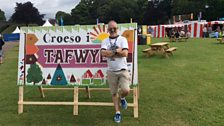 Tommo yn cael hwyl yn Tafwyl 2015