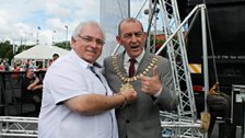 Hugo Duncan & the Lord Mayor of Belfast, Arder Carson