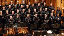 The ý Symphony Chorus performs the UK premiere of Górecki's Kyrie