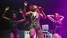 Natalie La Rose rocking with 9000 somebodies in Leeds