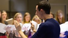 Andrew Nunn conducts Les Sirenes Choir