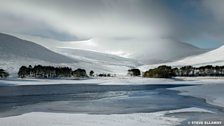 Breathtaking snowscape at the frozen Neuadd Reservoir