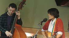 Tanita Tikaram performs 2 absolute stunners