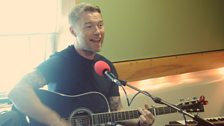 Ronan Keating performs live!