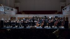 The ̳ Scottish Symphony Orchestra perform the orchestral section of Alvin Curran's 'Musique Sans Frontieres'