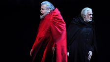 Jacopo Loredano (Maurizio Muraro) & Francesco Foscari (Placido Domingo)