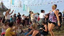 Isle of Wight Festival: Catching the rays