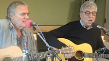 10cc's Graham Gouldman and Rick Fenn perform live!