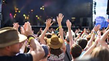 Cropredy: Put your hands up in the air!