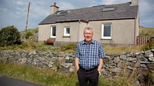 Iain MacArtair aig 4 Borghastan, Càrlabhagh.