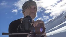 Gordon Buchanan and a thermal camera