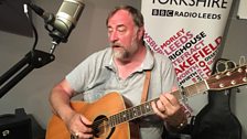 Nick Dow playing live on The Durbervilles Folk & Roots Show