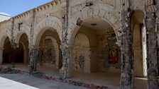 Christians return to Qaraqosh