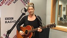 Edwina Hayes performing on The Durbervilles Folk & Roots Show