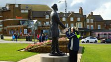 Sophie finds the clue at the statue